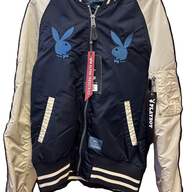 알파 인더스트리 x 플레이보이 MA-1  항공 점퍼