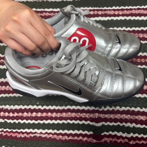 나이키 토탈90 실버 235 팝니다!