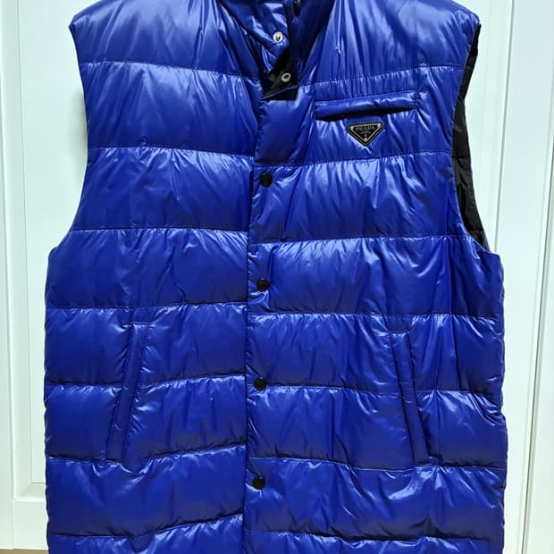 프라다 패딩 조끼 M