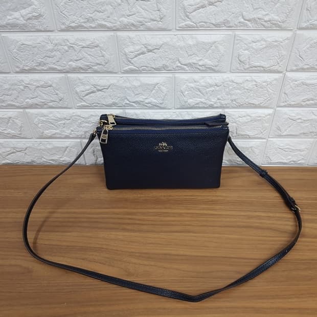 코치 크로스백(라일라 페블 F38273)