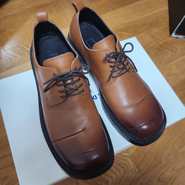 아더에러 커브 더비 슈즈 브라운 270