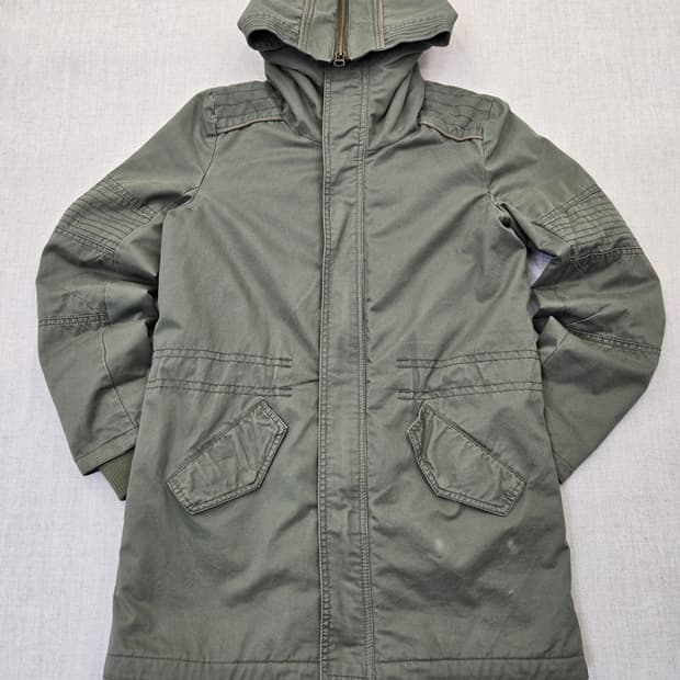 자딕앤 볼테르 카키색 후드 야상 점퍼