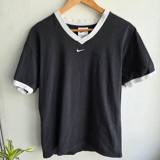 NIKE 센터 스우시 링거 V넥 티 (90s~00s)