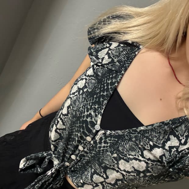 python pattern v-neck top