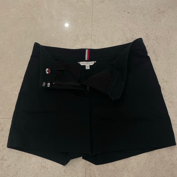 Tommy Hilfiger 반바지
