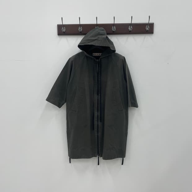 마르니 후드 반팔 하프 코트