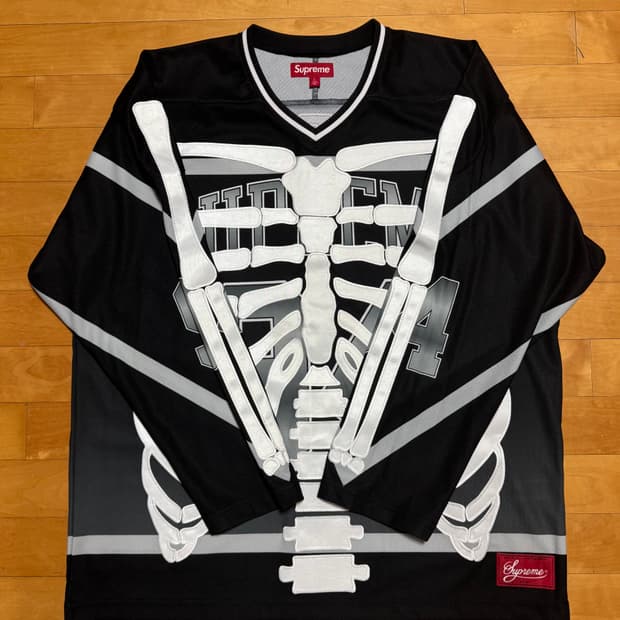 슈프림 본 하키 저지 블랙 23FW