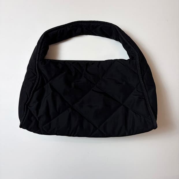 코스 다이아몬드 퀼티드 핸드백 Q1521