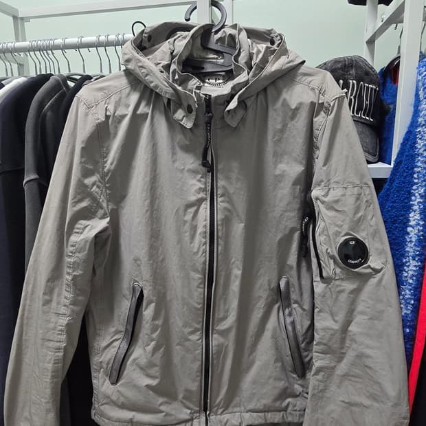 정품 cp컴퍼니 고글 후드 와펜 렌즈 그레이 바람막이