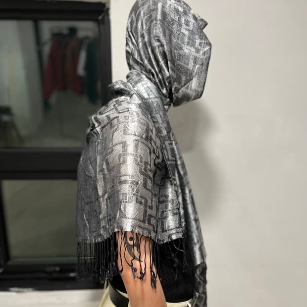 Glitter Pattern Muffler