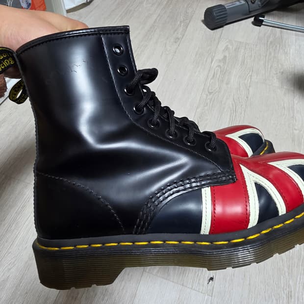 닥터마틴 유니온잭 부츠(240)