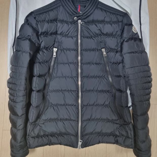 몽클레어 아미오트 블랙 패딩3