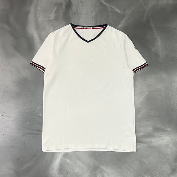  몽클레어 슬림핏 반팔티 +명품감정서 y16574