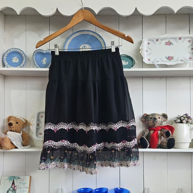 Axes Femme) 레이스 자수 티어드 스커트