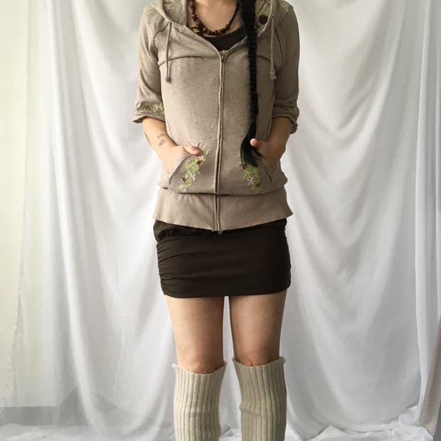 Needle work point hood zip up