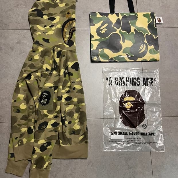 베이프 언디핏 콜라보 한정판 후드집업