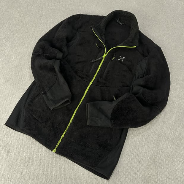 몬츄라 검정색 플리스 자켓 XL