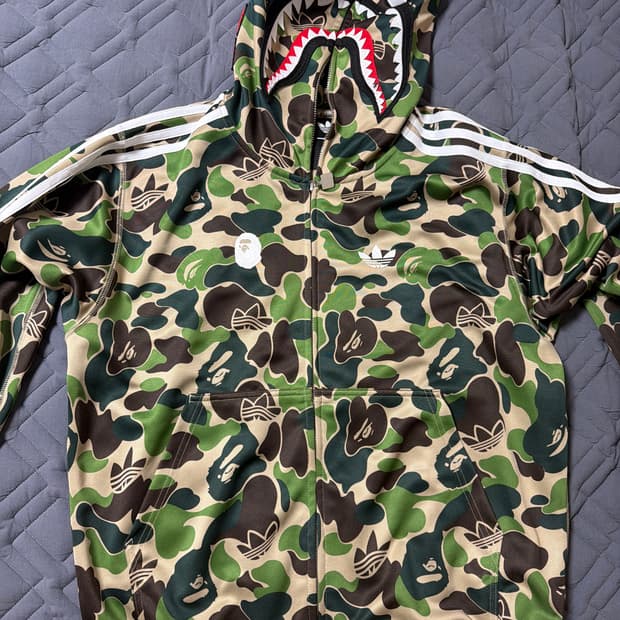 베이프 아디다스  콜라보 샤크 트랙 후드 자켓 그린 xs