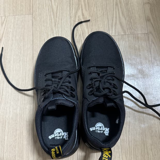 닥터마틴 리더 블랙 판매합니다 