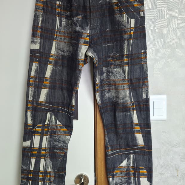 이세미야케 그래핏 팬츠