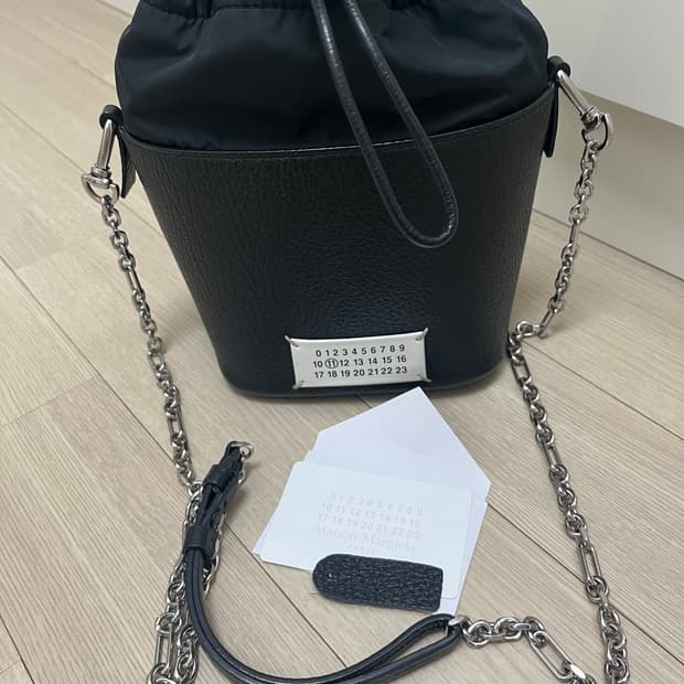 메종 마르지엘라 5AC 버킷백 블랙