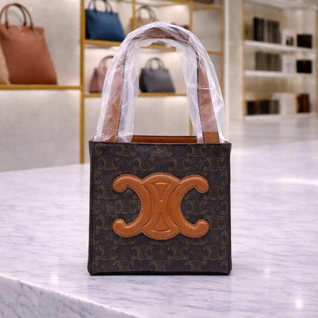 [S급] 셀린느 퀴르 트리옹프 큐브백 판매합니다!!!