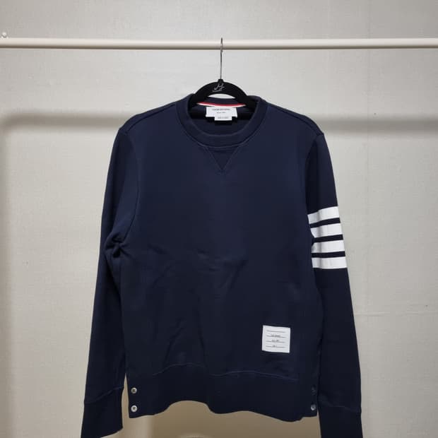 [새상품급 2] 톰브라운 4선 맨투맨