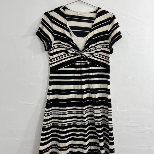 design stripe onepiece