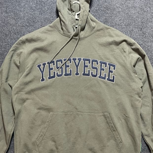 yeseyesee 후드티 카키