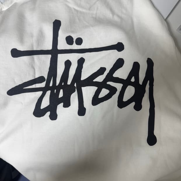 스투시 롱슬리브