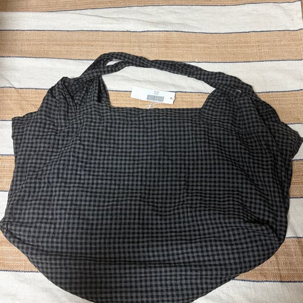 pallete color research wrap bag black