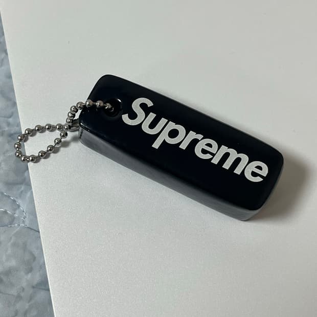 슈프림 키링 판매