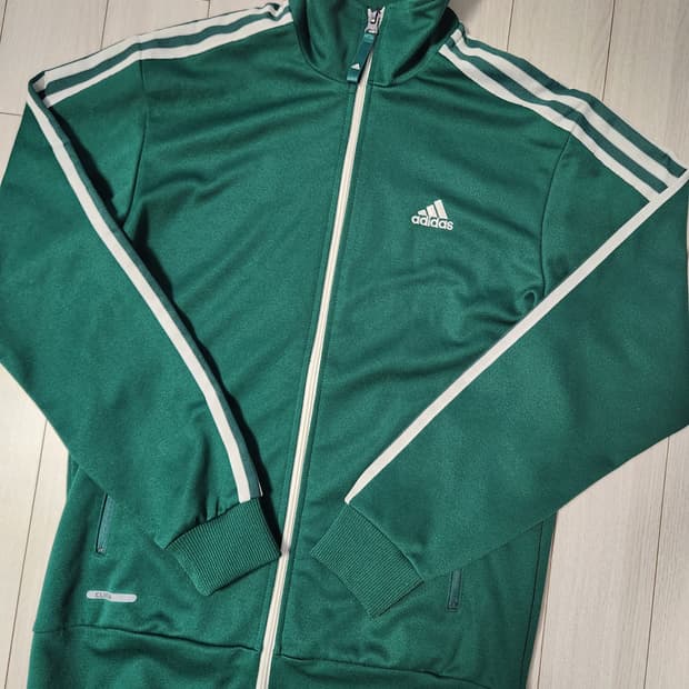 아디다스 트레이닝 니트 트랙탑 사이즈95 m

스포츠웨어/아우터/트랙탑/