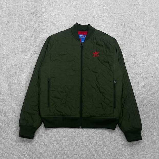 아디다스 슈퍼스타 퀄팅 자켓 카키