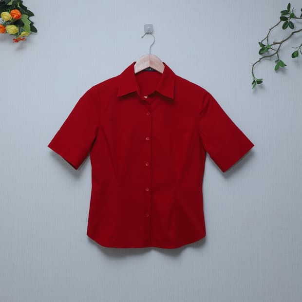 비비드 RED 하프 슬리브 셔츠