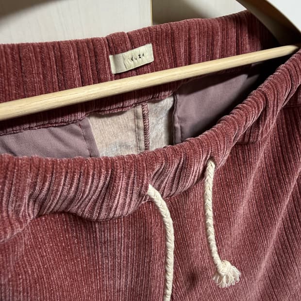 EP.2 SYNOPSIS 01 TROUSERS(INDIAN RED)