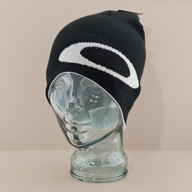 오클리 빅 O 로고 리버시블 비니 블랙/화이트