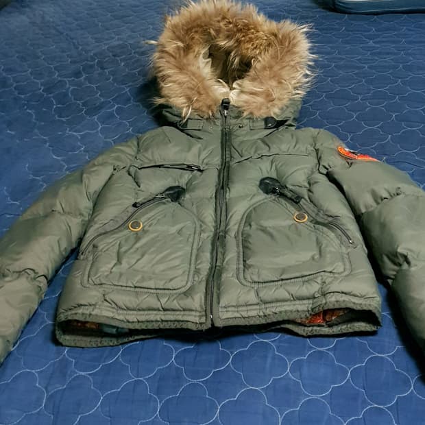 써스데이 아일랜드 빈티지 라쿤퍼 오리털 패딩 자켓 카키(S)