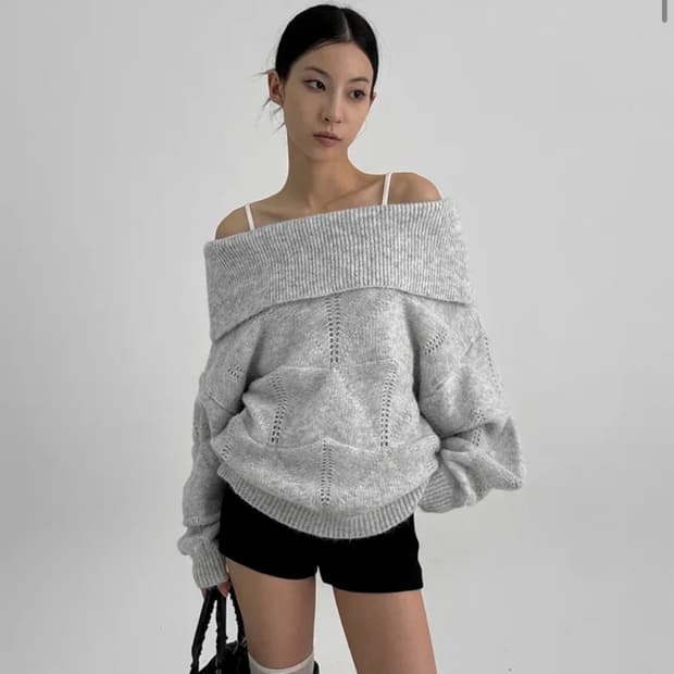 블랙업 케네드 펀칭 오프숄더 울니트