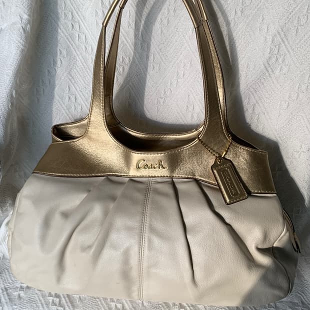 🤍 Coach 화이트 골드 갸루 숄더백