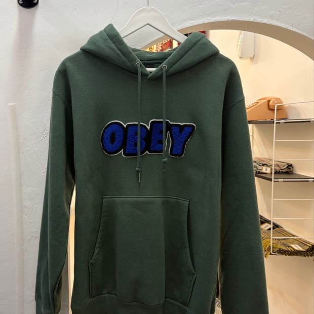 오베이 그린 후드티