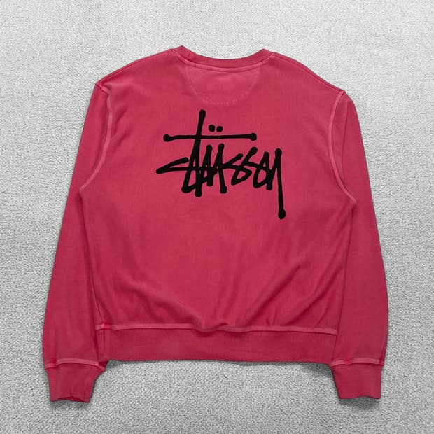 스투시 Stussy 베이직 로고 피그먼트 맨투맨 뉴트럴핑크