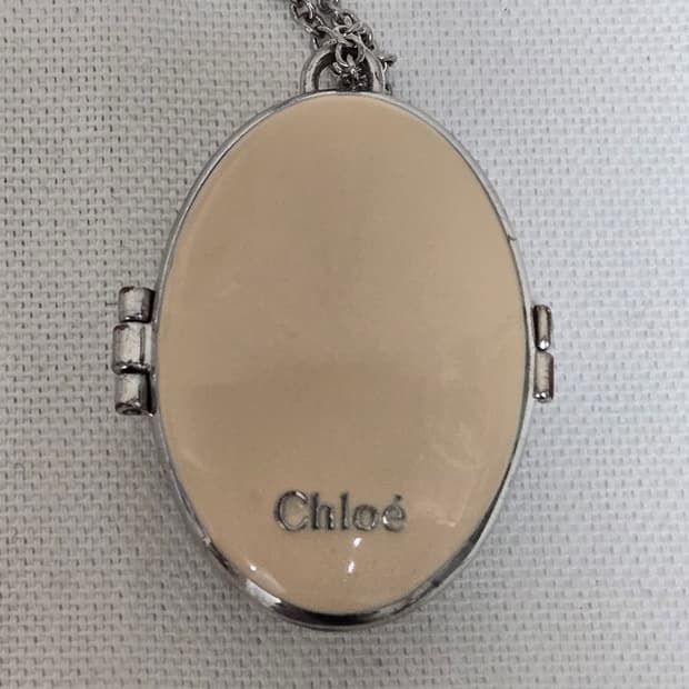 끌로에 고체향수 로켓