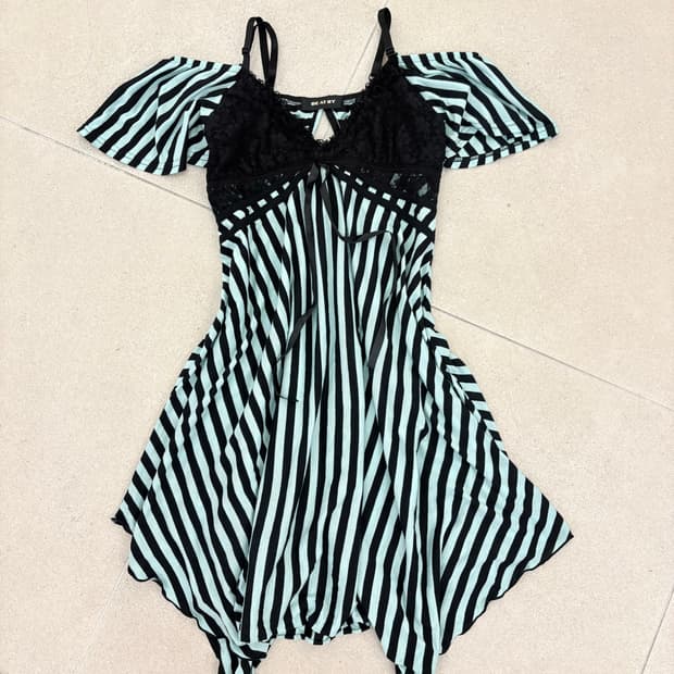 민트 스트라이프 언발 옵숄 원피스