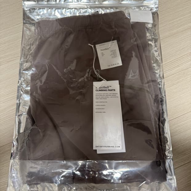 새티스파이 테크니컬 피스쉘 클라이밍 팬츠 스패로우