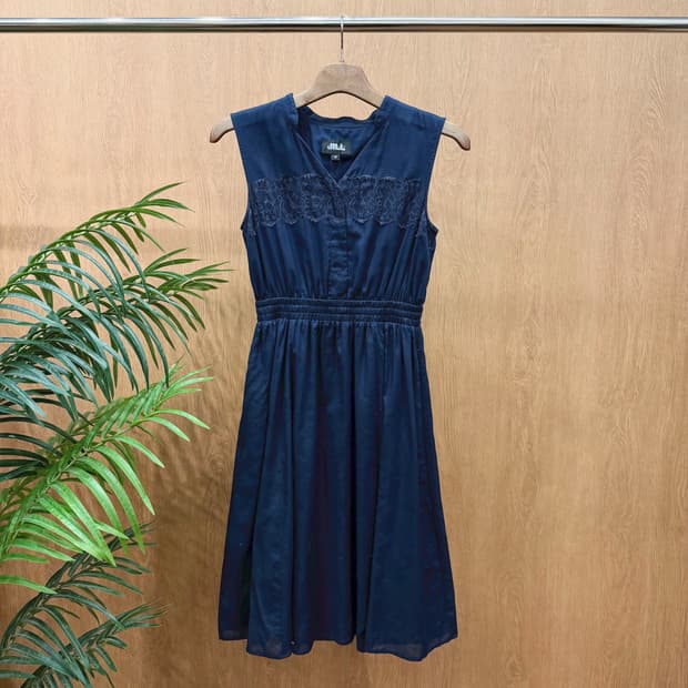 질스튜어트 슬리브리스 브이넥 롱 원피스 레이스 배색 허리 밴딩 네이비