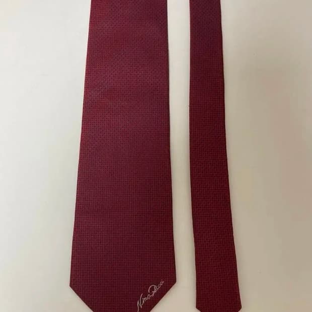 니나리치 넥타이