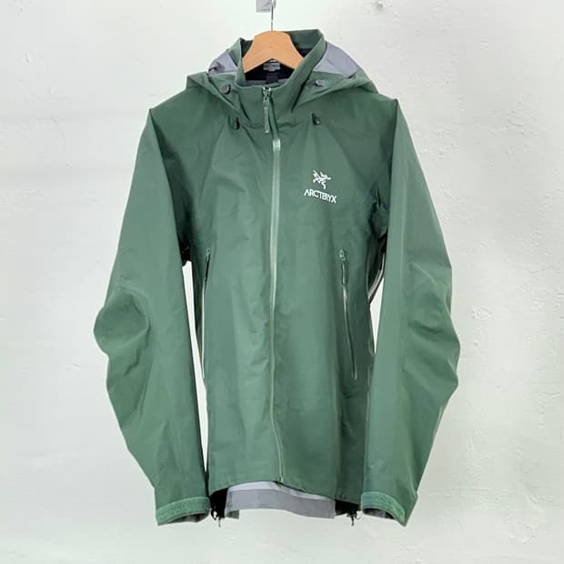 아크테릭스 베타 AR 포리지 고어텍스 후디 벤틸레이션 자켓
