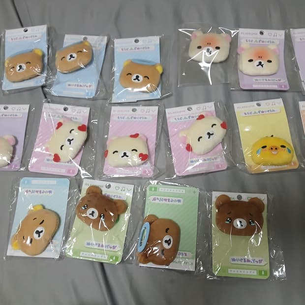 리락쿠마 뱃지 팝니다