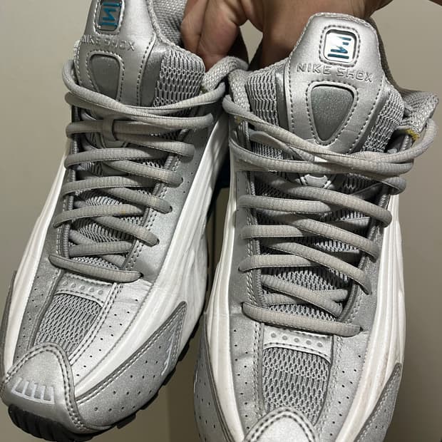 나이키샥스 R4 270사이즈 팝니다